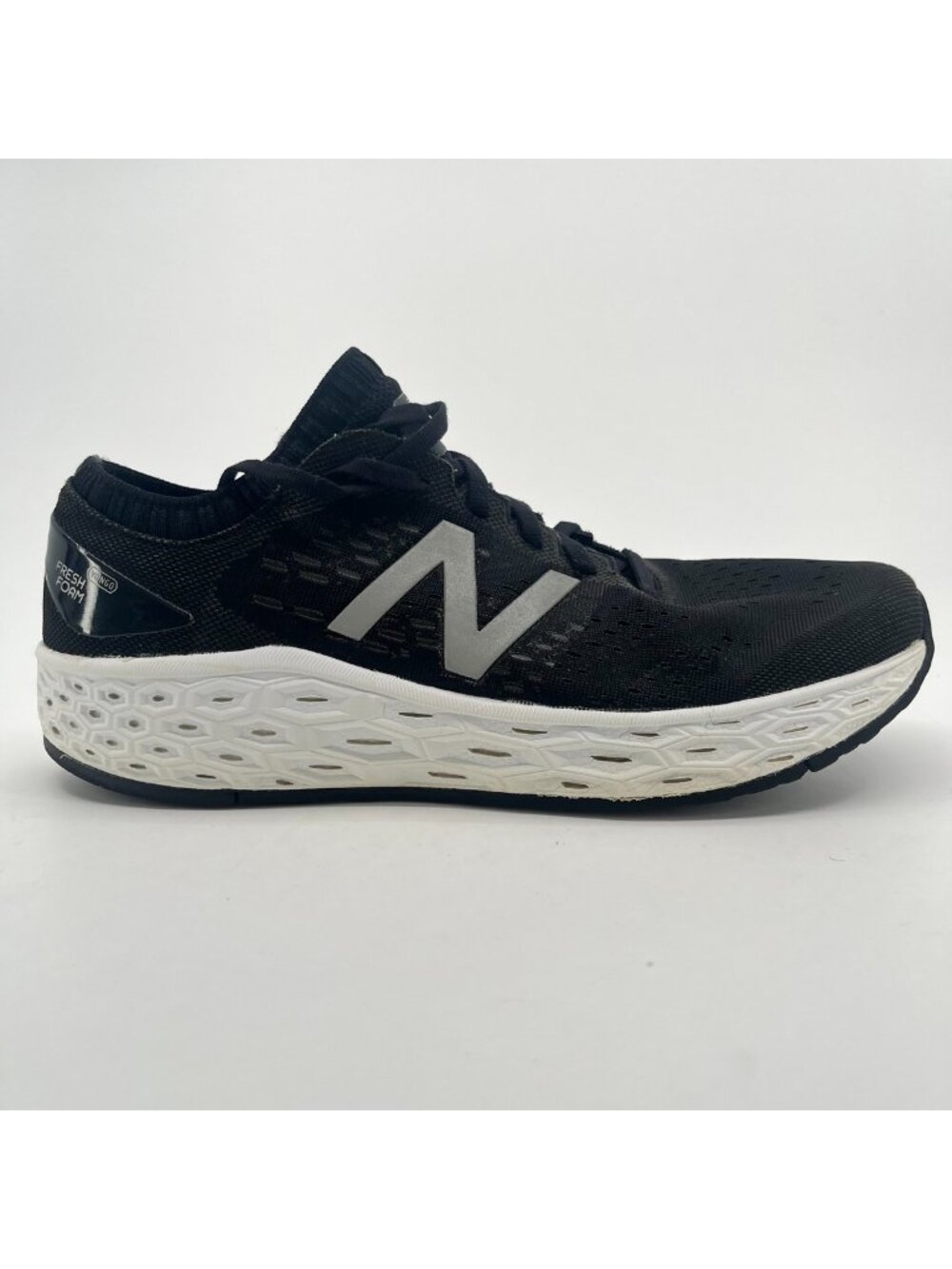 New Balance Fresh Foam Vongo v4 Womens Size 10.5 Black Running Shoes Sneakers